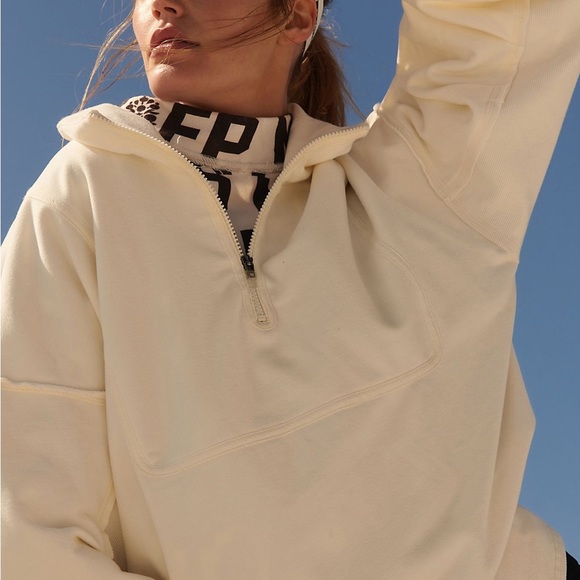 FP Movement by Free People Tops - ⏰FLASH SALE!⏰✨NEW!✨Free  People In The Clouds Sweat